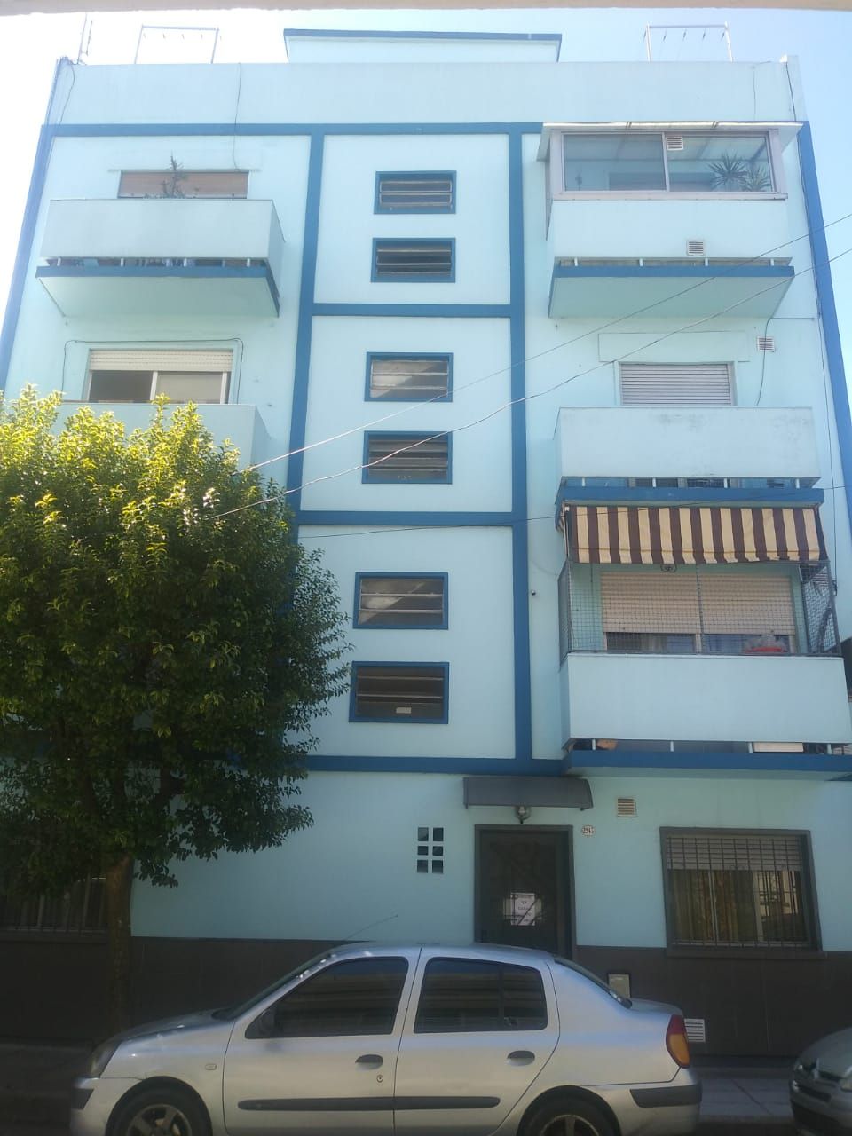 PH 3 Ambientes Al Frente con Balcon, 2do piso por escalera