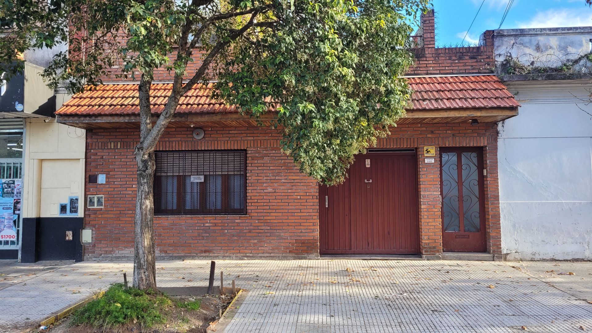 PH 4 Ambientes Al Frente con Patio / Garaje y Terraza sin expensas solo dos unidades en el lote